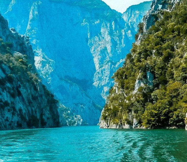 koman lake photo 2 – viljano tours