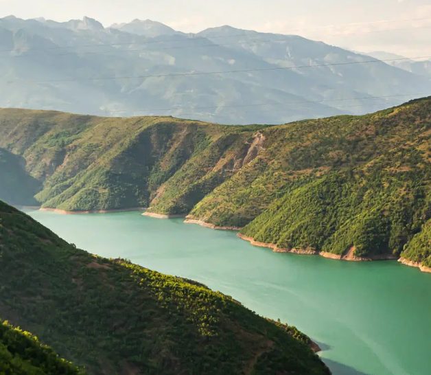 koman lake photo – viljano tours