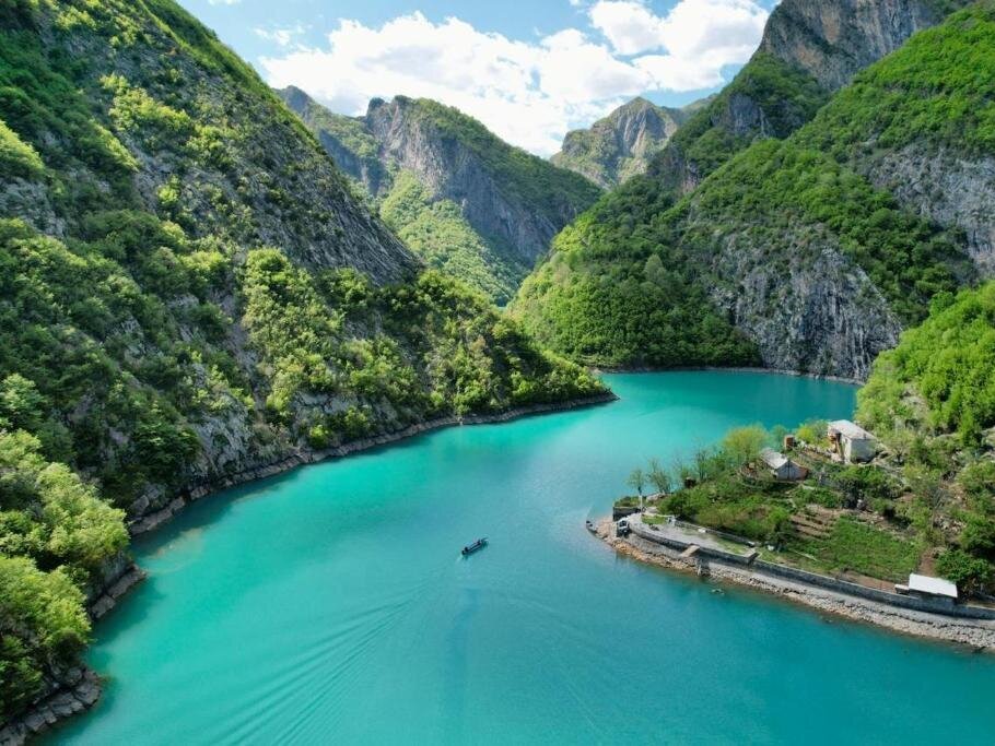 Komani Lake